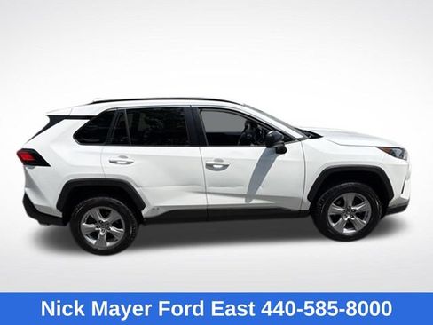Used 2022 Toyota RAV4 LE AWD/4WD image 9