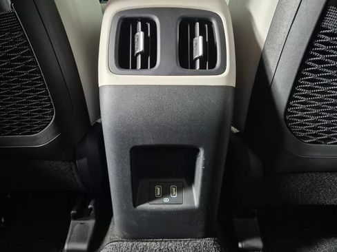 Used 2022 Hyundai Tucson Limited AWD/4WD image 32