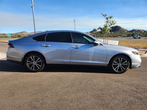 Used 2023 Honda Accord EX-L image 3