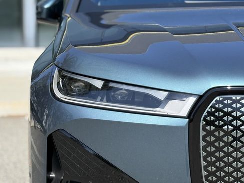 Used 2025 BMW iX xDrive50 w/ Sport Package image 12