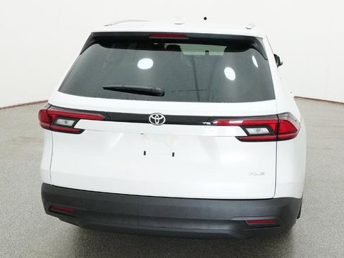 New 2026 Toyota Grand Highlander XLE image 10