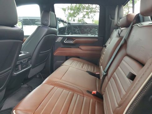 Used 2025 GMC Sierra 2500 Denali Ultimate w/ Max Trailering Package AWD/4WD image 11