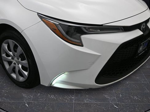 Used 2021 Toyota Corolla LE FWD image 15