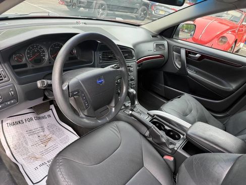 Used 2004 Volvo V70 AWD/4WD image 9