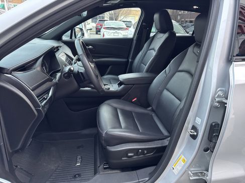 Used 2022 Cadillac XT4 Sport w/ Enhanced Visibility Package image 10