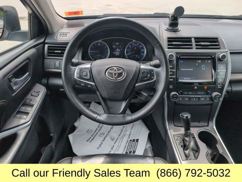 Used 2017 Toyota Camry XLE w/ Convenience Package FWD image 14