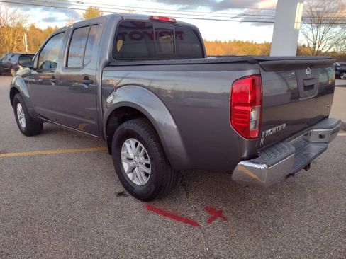 Used 2021 Nissan Frontier SV w/ SV Utility Package image 5