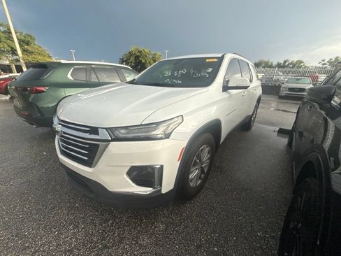 Used 2023 Chevrolet Traverse LT FWD image 1