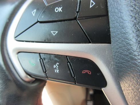 Used 2020 Jeep Grand Cherokee Limited AWD/4WD image 31
