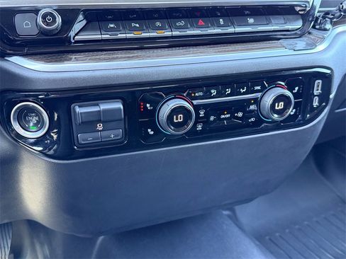 Used 2022 Chevrolet Silverado 1500 LT w/ Safety Package image 18