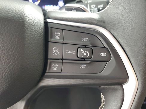 Used 2025 Jeep Grand Cherokee L Altitude image 25