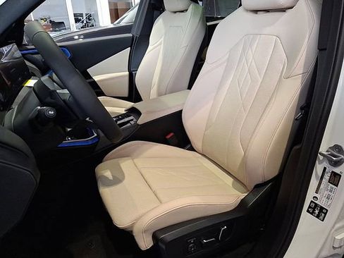 Certified 2026 BMW X3 xDrive30i w/ M Sport Package AWD/4WD image 8