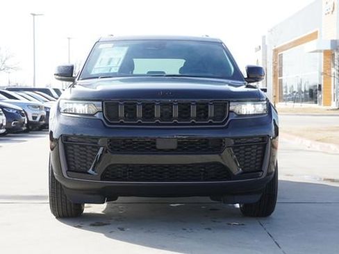 New 2026 Jeep Grand Cherokee Altitude image 2
