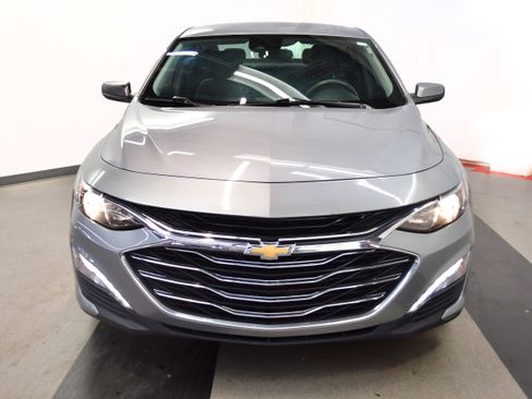 Used 2024 Chevrolet Malibu LT FWD image 3