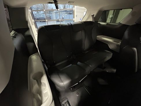 Used 2022 Kia Carnival SX Prestige image 7