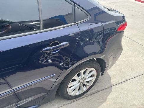 Used 2021 Toyota Corolla LE w/ LE Convenience Package image 13