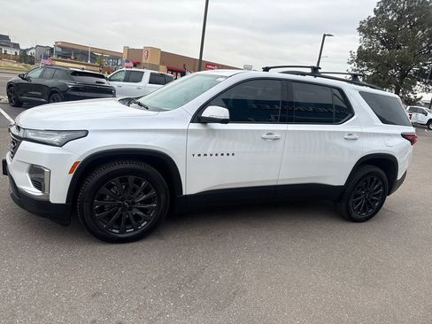Used 2023 Chevrolet Traverse RS AWD/4WD image 2