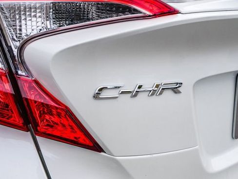 Used 2020 Toyota C-HR LE FWD image 12