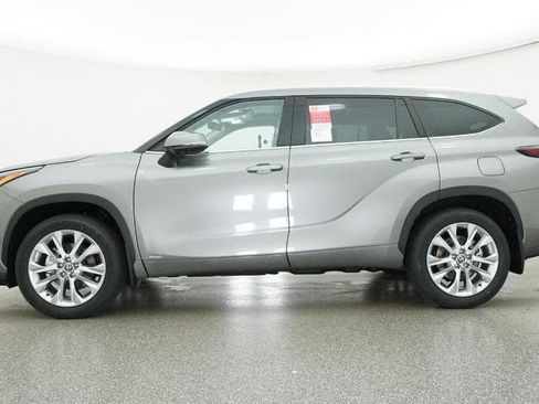New 2026 Toyota Highlander Limited image 19
