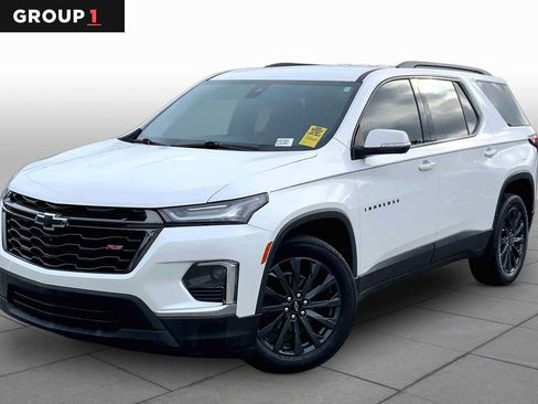 Used 2023 Chevrolet Traverse RS FWD image 1