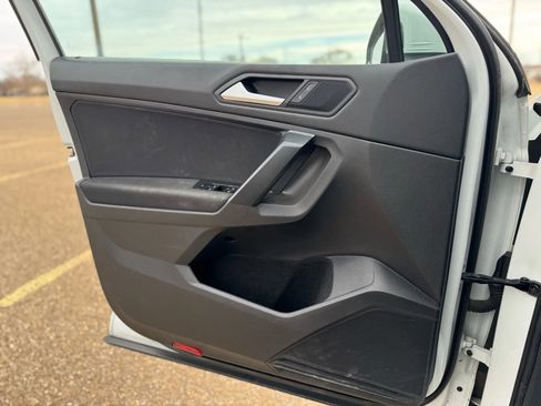 Used 2021 Volkswagen Tiguan S image 10