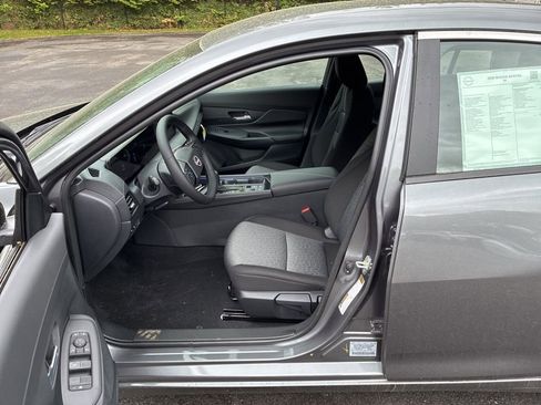 New 2026 Nissan Sentra SV w/ SV Convenience Package FWD image 12