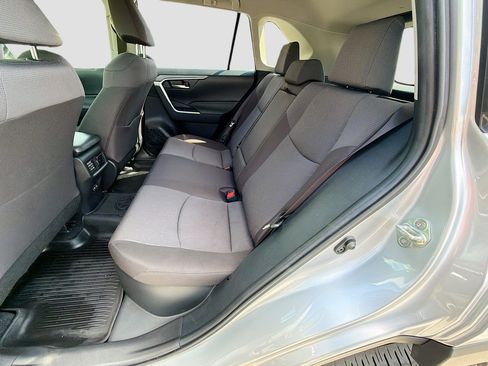 Used 2024 Toyota RAV4 XLE image 20