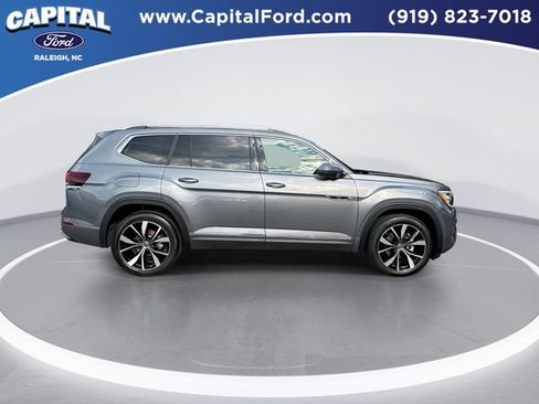 Used 2024 Volkswagen Atlas SEL Premium R-Line AWD/4WD image 9