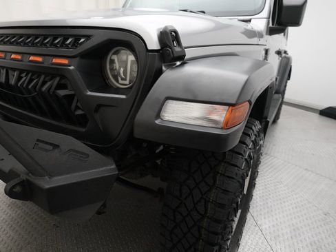 Used 2018 Jeep Wrangler Unlimited Sport S AWD/4WD image 22
