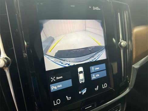 Used 2021 Volvo S90 T6 Momentum image 16