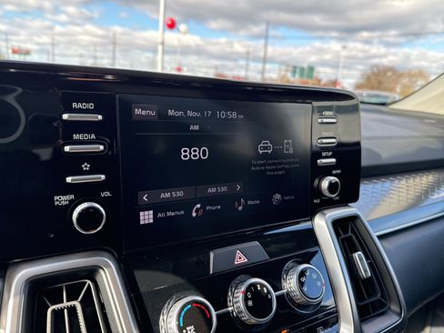 Used 2022 Kia Sorento LX image 21