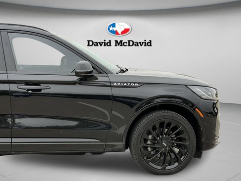 Certified 2025 Lincoln Aviator Reserve w/ Equipment Group 201A AWD/4WD image 34