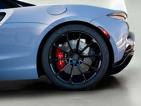 Used 2025 McLaren Artura Spider image 39