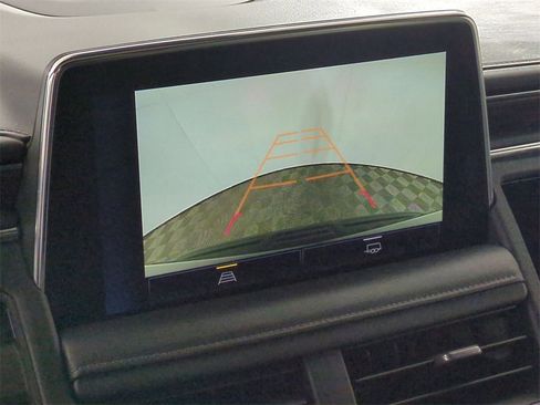 Used 2023 Chevrolet Suburban LT image 15