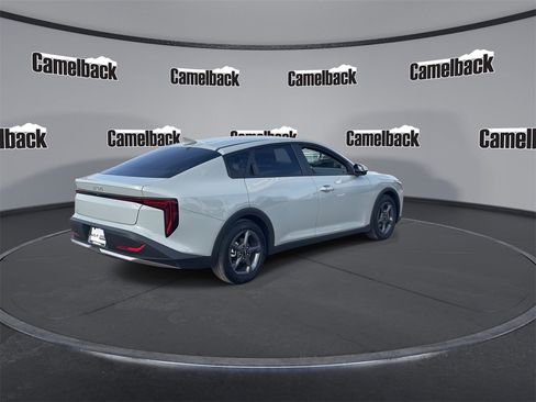 Used 2025 Kia K4 LXS image 7