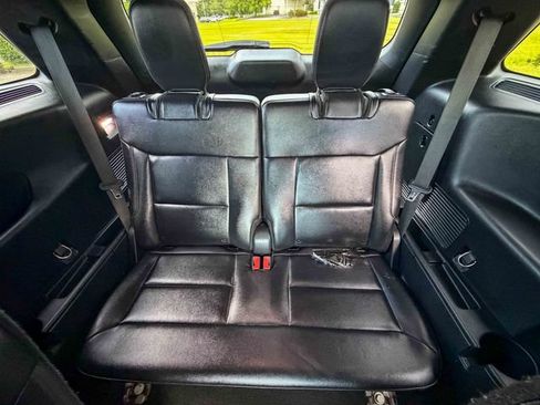 Used 2020 Ford Explorer XLT w/ Equipment Group 202A AWD/4WD image 21