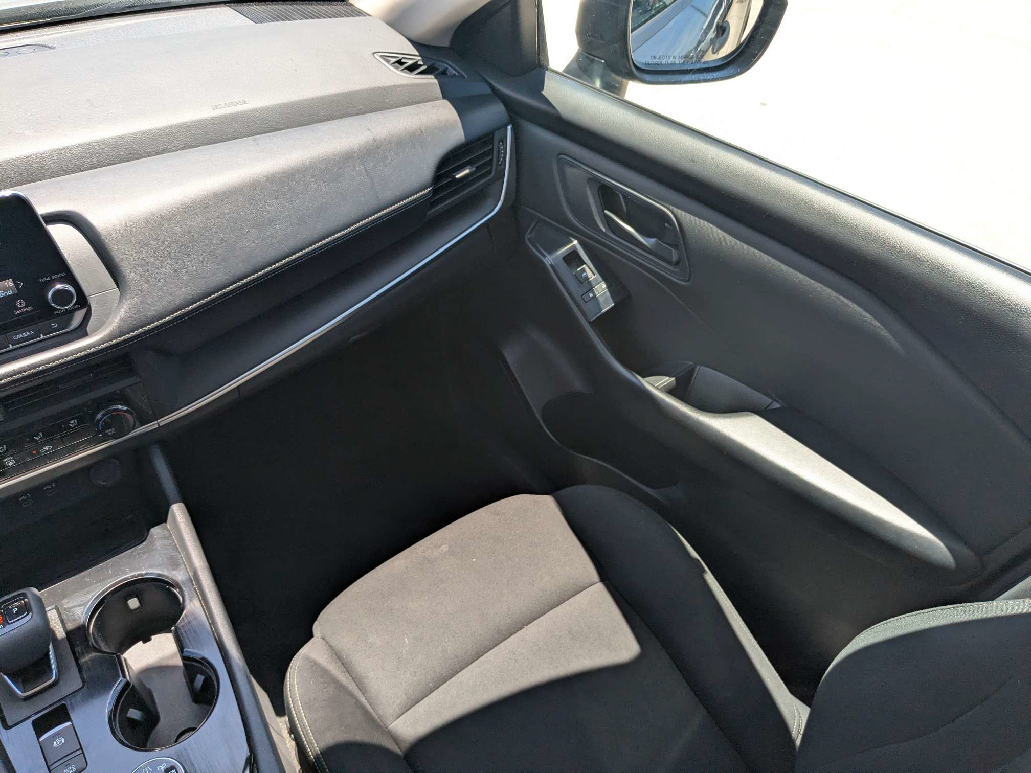 Used 2024 Nissan Rogue S AWD/4WD image 17
