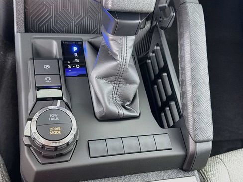 New 2026 Toyota 4Runner SR5 AWD/4WD image 21