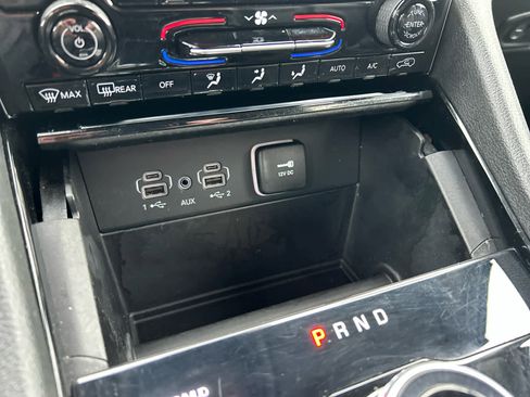 Used 2023 Jeep Grand Cherokee Limited w/ Black Appearance Package image 29