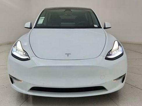 Used 2021 Tesla Model Y Long Range image 13