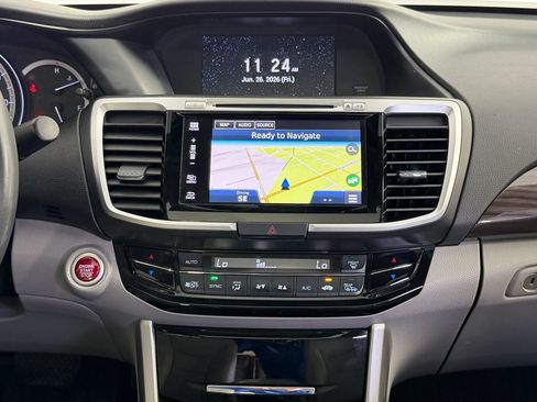 Used 2017 Honda Accord Touring image 29