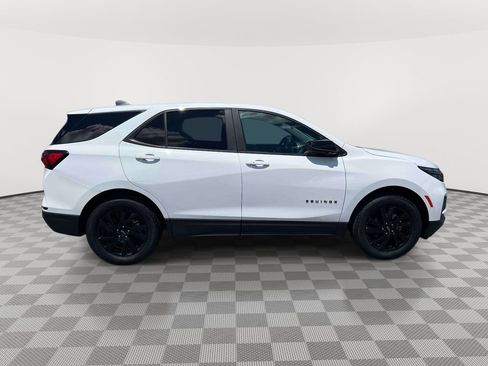 Used 2023 Chevrolet Equinox LS w/ LS Convenience Package AWD/4WD image 4