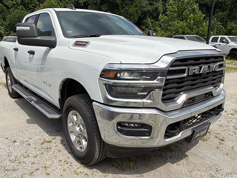 Used 2025 RAM 2500 Big Horn AWD/4WD image 5