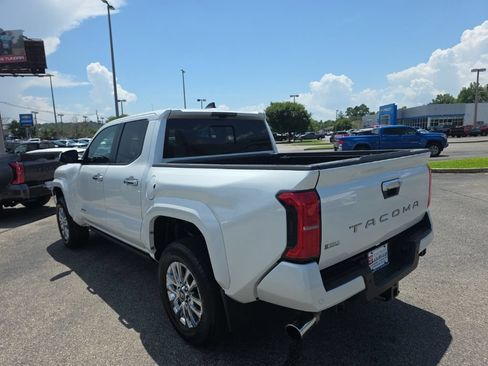 Used 2024 Toyota Tacoma Limited w/ Limited Package (LT) AWD/4WD image 7