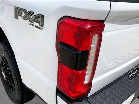 Used 2024 Ford F250 Lariat w/ Black Appearance Package AWD/4WD image 27