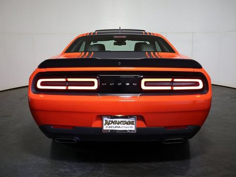 Used 2016 Dodge Challenger R/T Scat Pack RWD image 10
