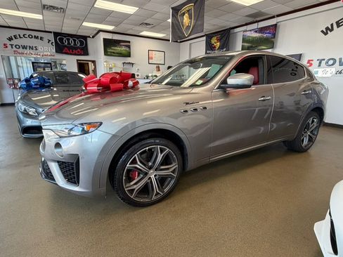 Used 2022 Maserati Levante Modena AWD/4WD image 5