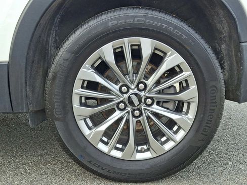Certified 2024 Cadillac XT4 Premium Luxury AWD/4WD image 8