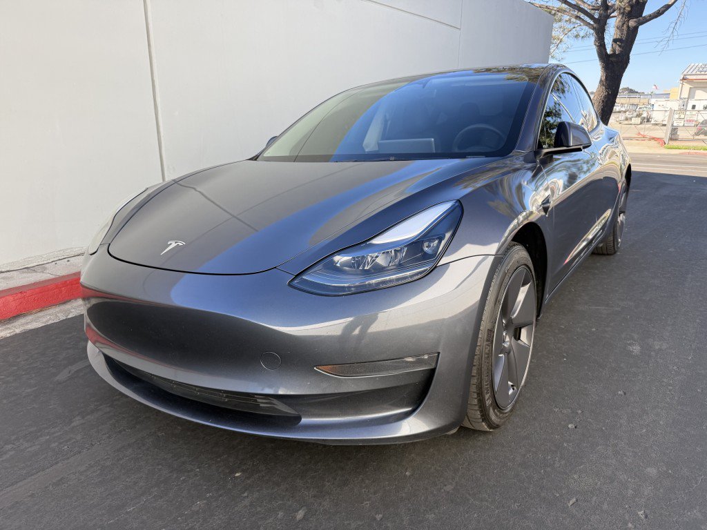 Used 2023 Tesla Model 3 Standard Range RWD image 1