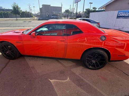 Used 2013 Dodge Challenger R/T RWD image 10